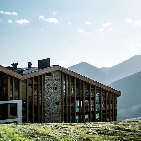 Hotel Panoramic Lotsch Sarentino ภายนอก รูปภาพ