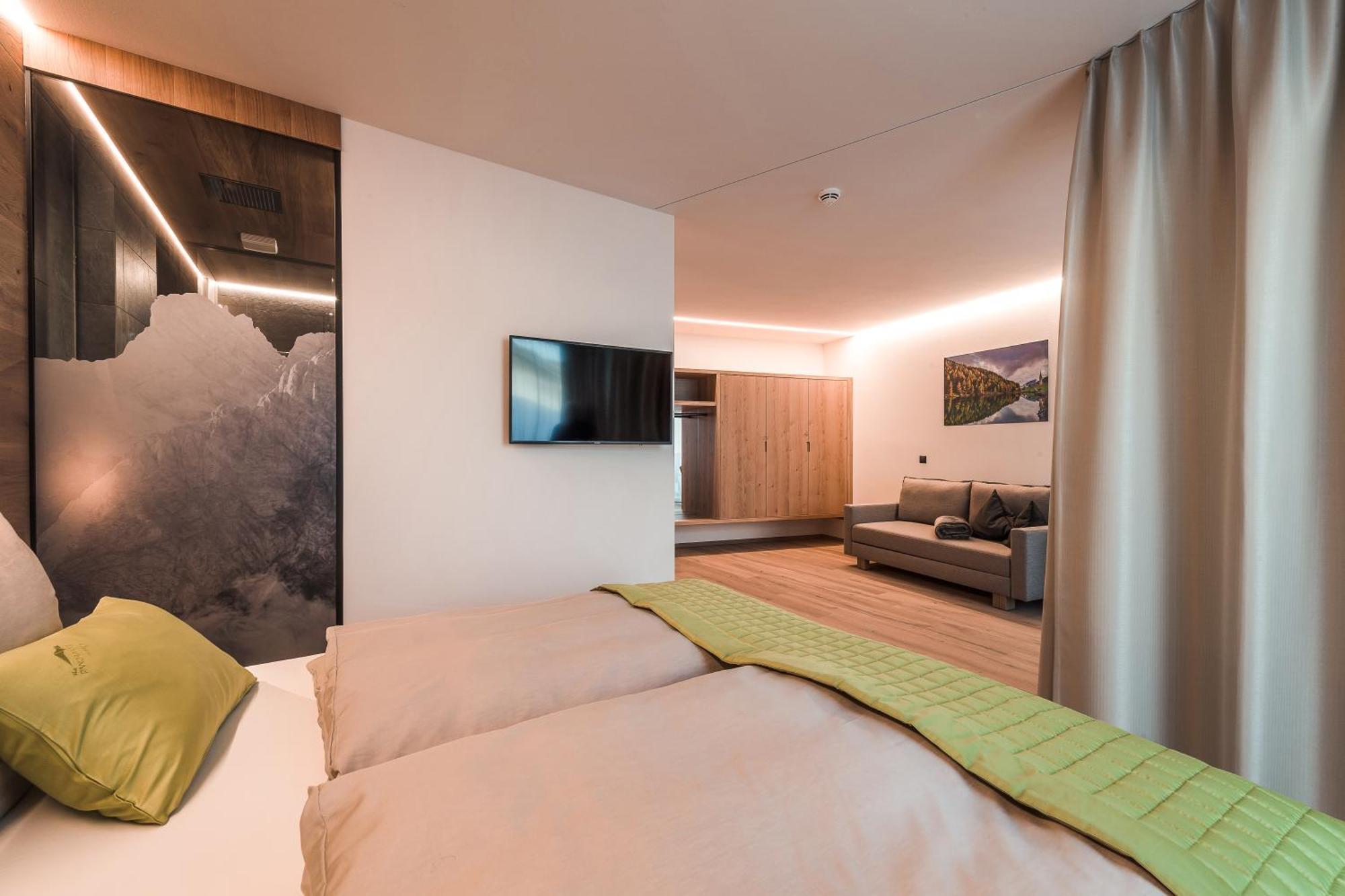 Hotel Panoramic Lotsch Sarentino ภายนอก รูปภาพ